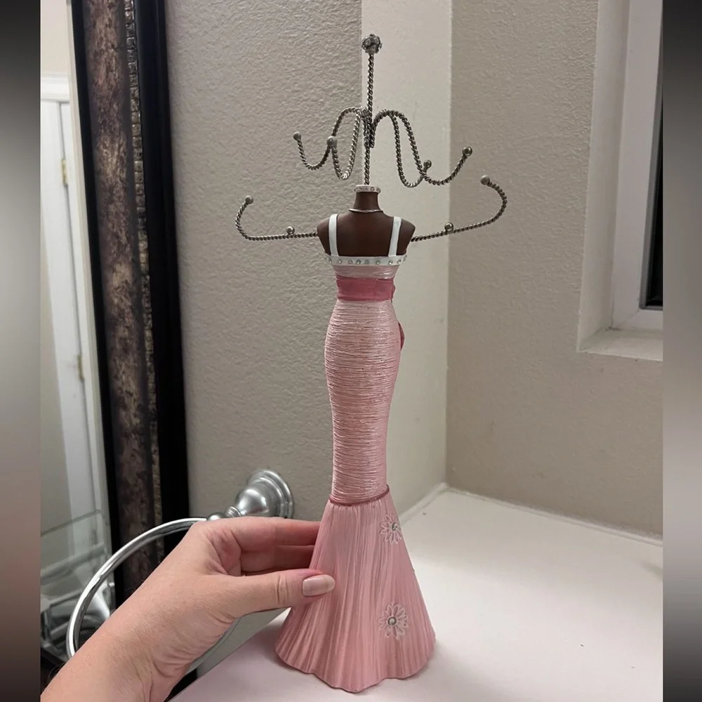 Necklace holder stand